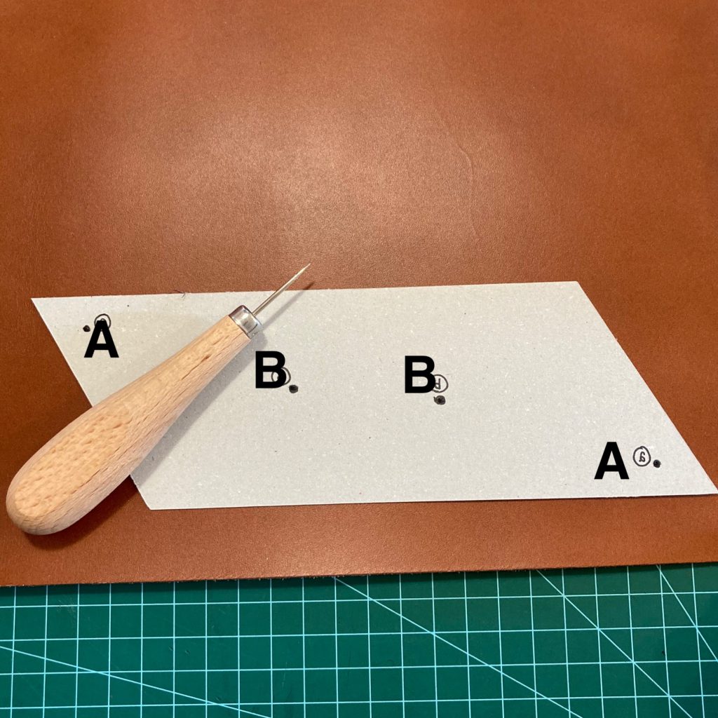 縫わずに作れる三角コインケースの作り方03